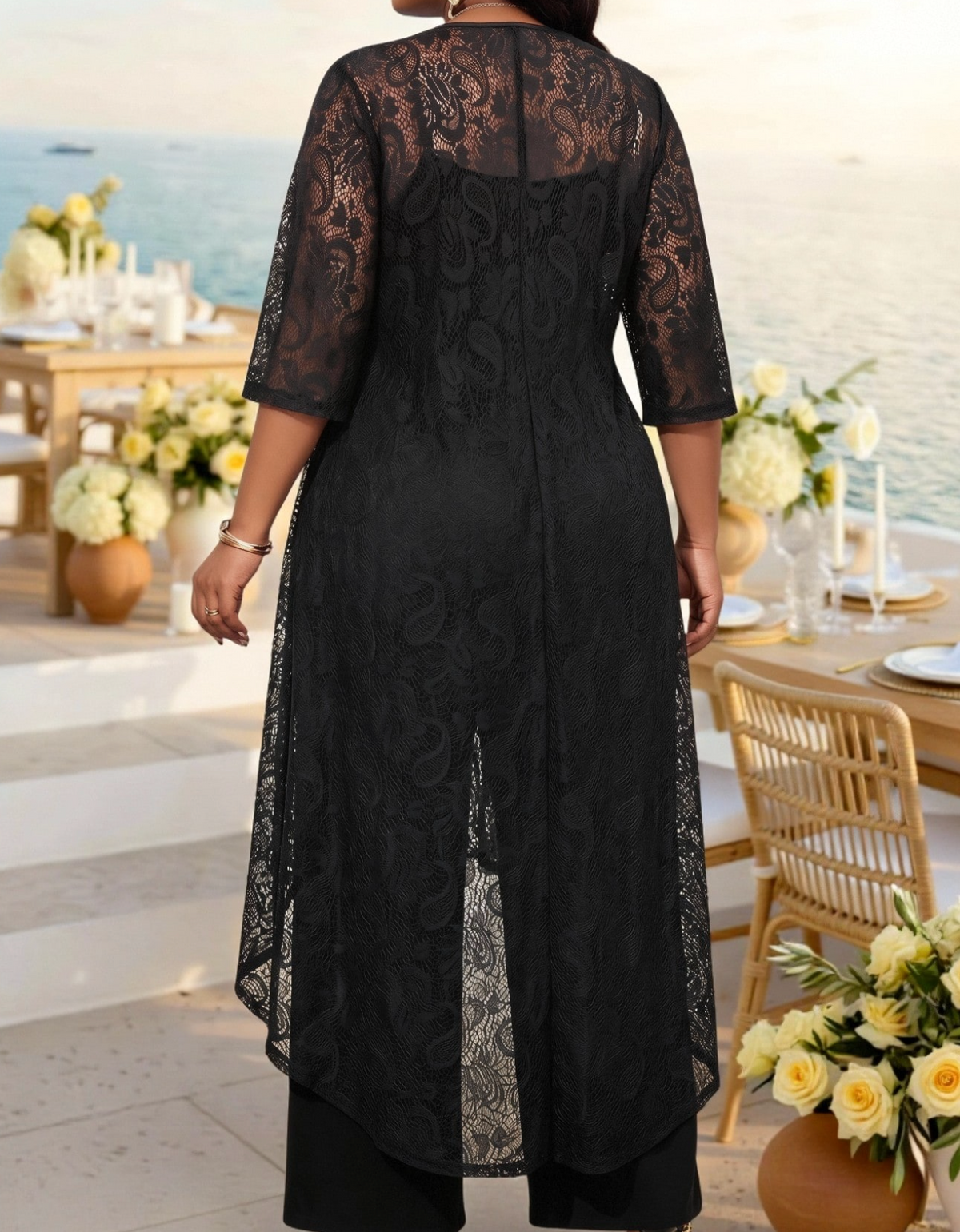 Set 2 pezzi, taglia comoda, composto da top in pizzo e pantaloni