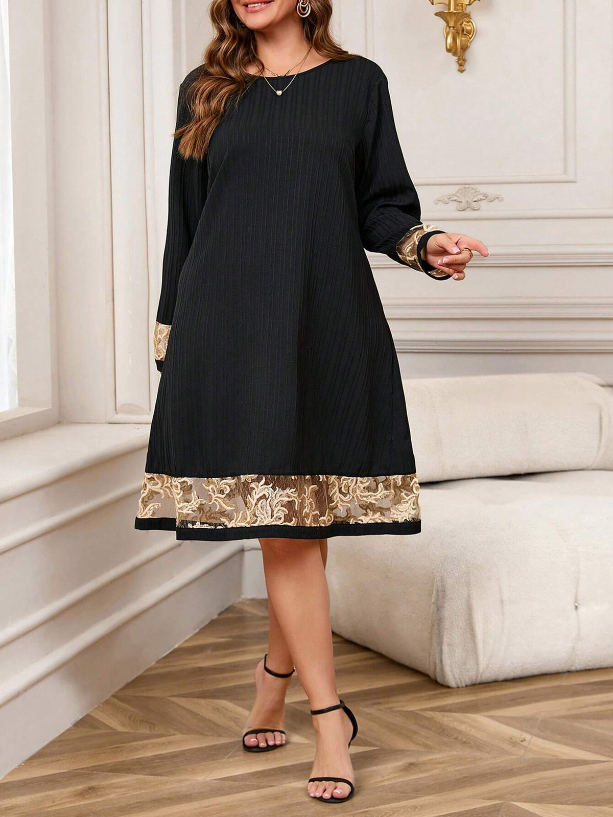 Abiti invernali taglie forti per donna, abiti natalizi da donna, abiti invernali da donna, abiti da donna in autunno realizzati con patchwork, ricamo e polsini in in rete, modello dritto e morbido