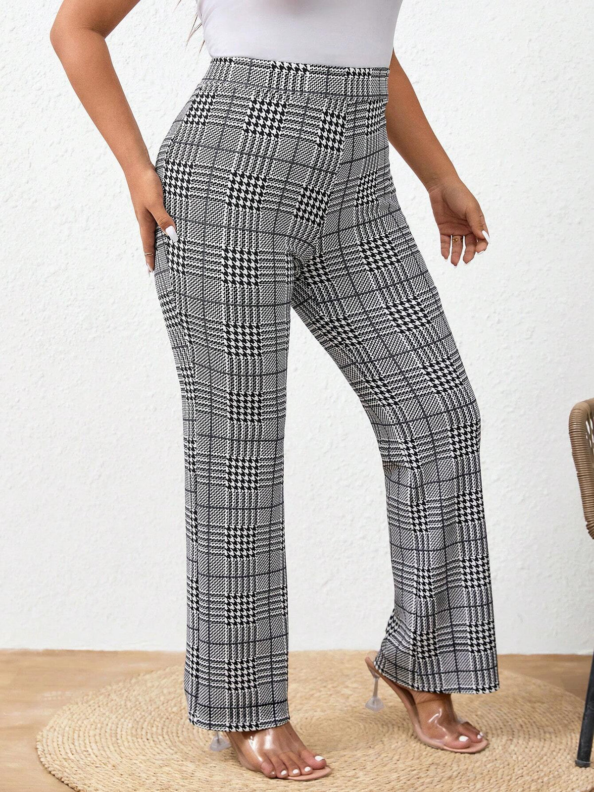 Pantaloni lunghi a quadretti eleganti a vita alta con leggera svasatura, slim fit e taglie comode