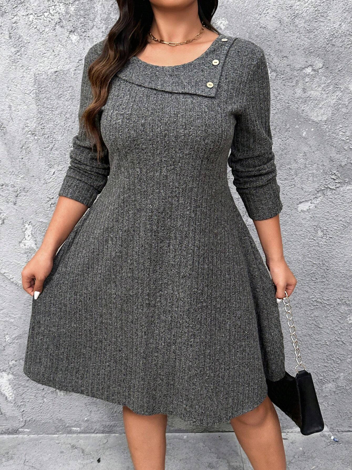 Vestito a maglia a coste con dettaglio pulsante Plus per l'uso quotidiano